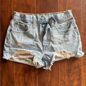 Levi’s 501 Distressed Light Denim High-Waisted Shorts / Size 26 / WORN ONCE!